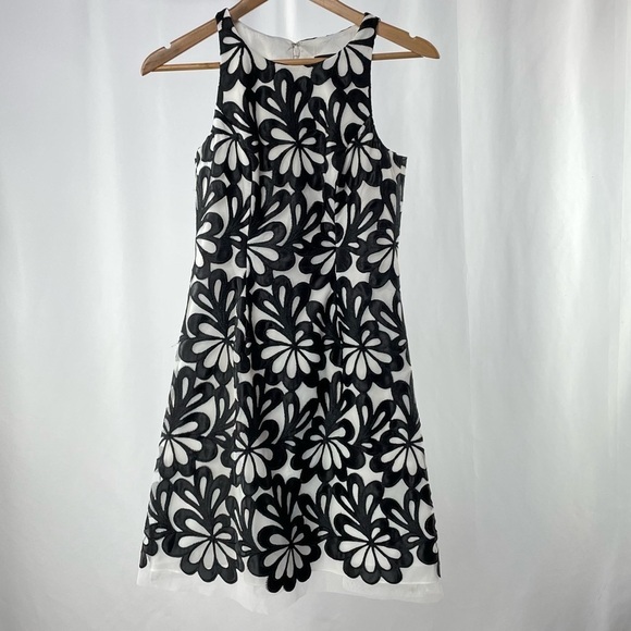 Aidan Mattox Sleeveless Floral Fit and Flare Dress in Black White Size 0‎ - Picture 5 of 9